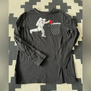 Kids size 7 Long sleeved black tee with astronaut basketball player